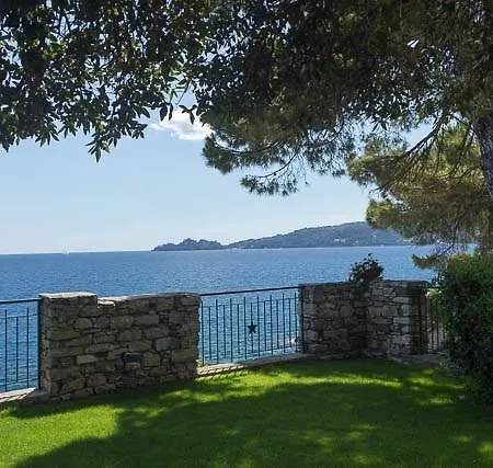 Hotel apartamentowy Castello Canevaro