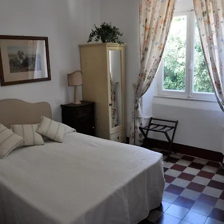 Alojamento de Acomodação e Pequeno-almoço Castello Canevaro