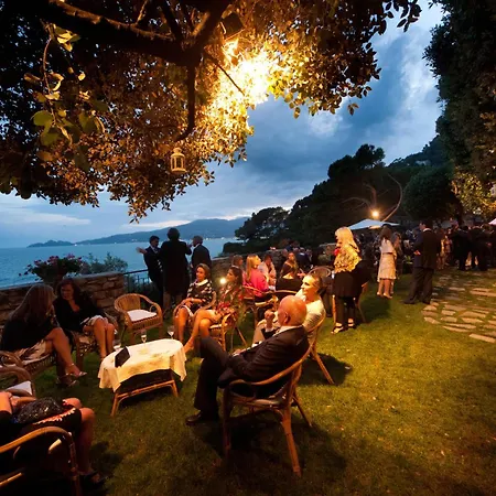 Alojamento de Acomodação e Pequeno-almoço Castello Canevaro