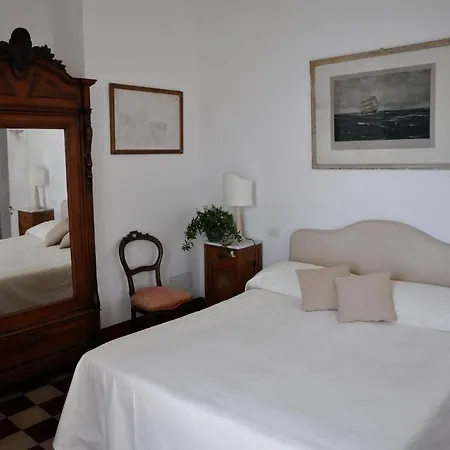 Castello Canevaro Alojamento de Acomodação e Pequeno-almoço 3*