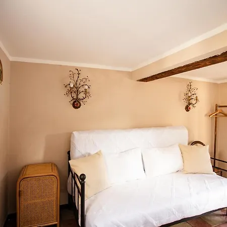 Alojamento de Acomodação e Pequeno-almoço Castello Canevaro 3*