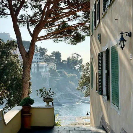 Alojamento de Acomodação e Pequeno-almoço Castello Canevaro