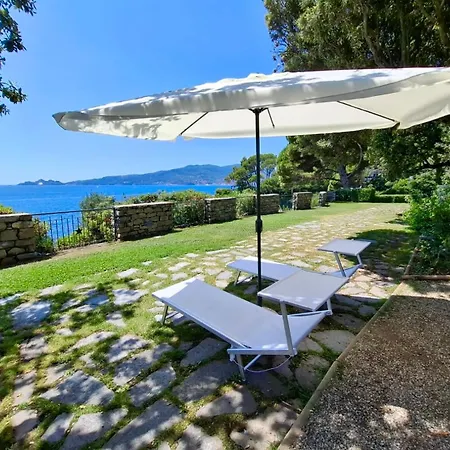 Alojamento de Acomodação e Pequeno-almoço Castello Canevaro Zoagli