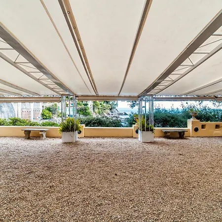 Castello Canevaro Aparthotel